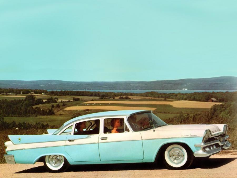  Dodge Custom Royal Sedan 1957 года  (фото 1 из 1)
